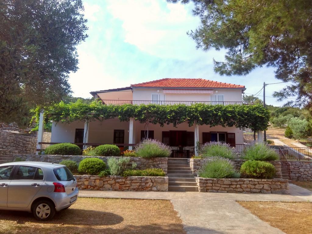Apartments Sonija Gdinj Exterior photo